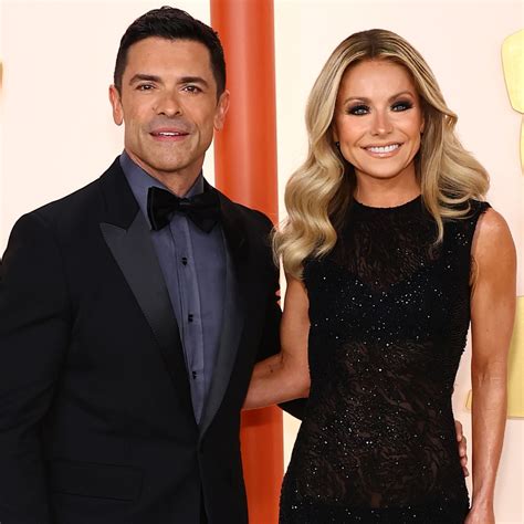 kelly rippa nude|Kelly Ripa Posts ‘Nude’ Photo in Bed With Mark Consuelos